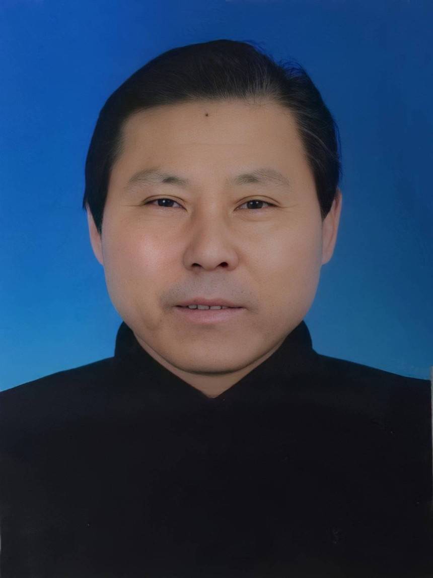   吴海龙——中华人民共和国艺术职称中国工艺美术大师